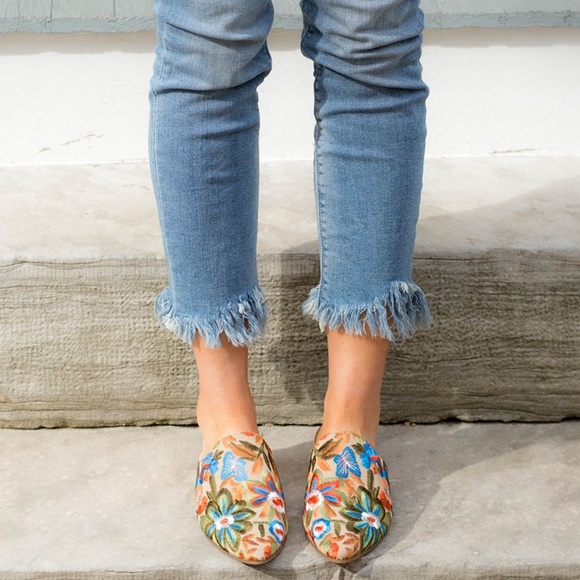 Lucky Brand Shredded Hem Denim - Picture 2 of 10